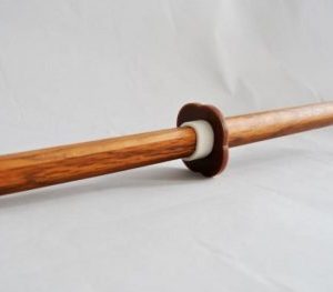 BOKKEN en bois de chêne rouge KAMIKAZE Prix : 36,00 euros